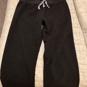 Figs Livingston black scrub pants (medium, regular length)